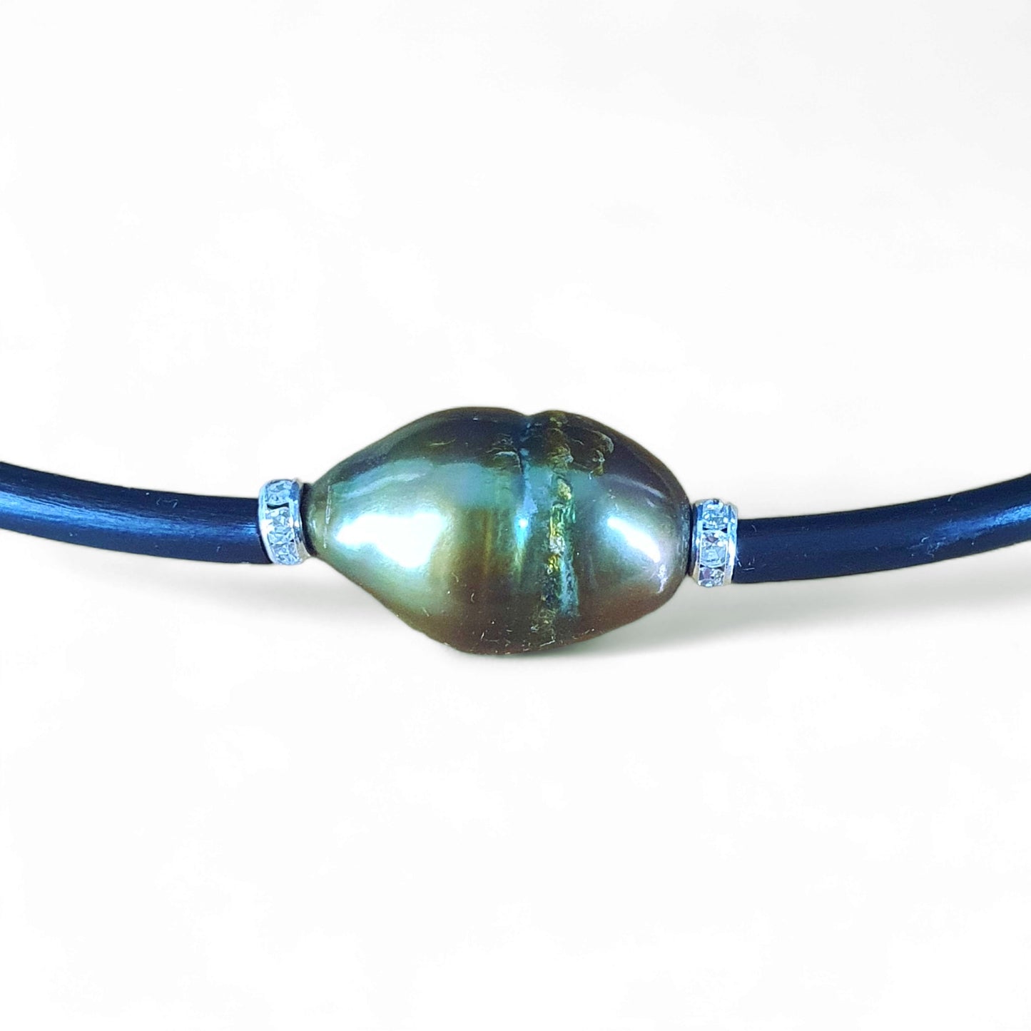 Collar C-32 Perla olivo