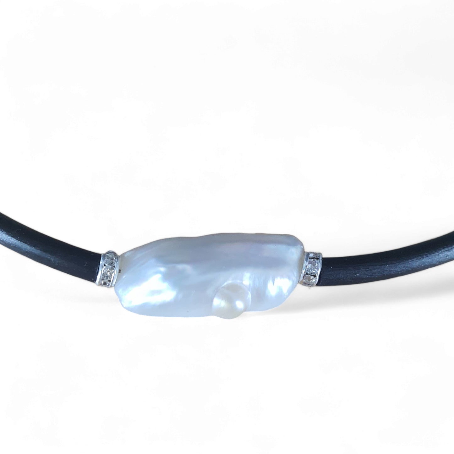 Collar C-30 Perla barroca blanca